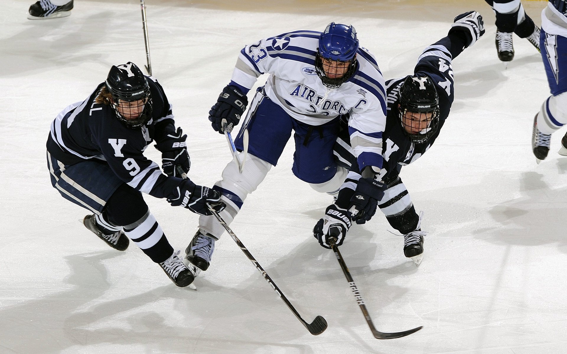 女子接力三国博弈 场面空前紧张,女子接力比赛