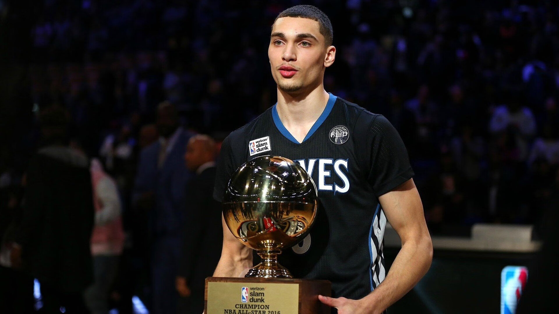 街头篮球城市争霸赛吸引众多观众参与,街头篮球赛制