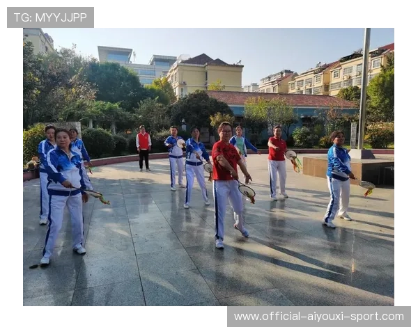 打造服务社区居民健身需求的体育新闻信息平台，社区体育活动使居民能就近就便开展健身活动